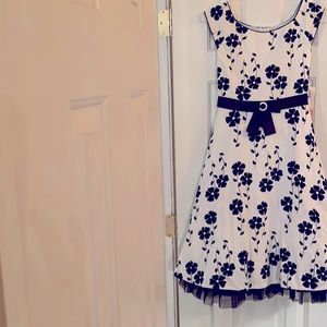 Dress, size 16, black and white.
